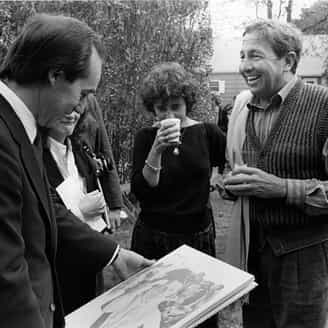 Robert Rauschenberg handing Bill Goldston a plaque of his lithograph Tanya at Tatyana Grosman's memorial.