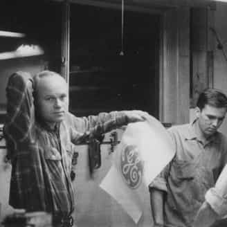 James Rosenquist looking at a proof of the  'GE logo' for Circles of Confusion I.